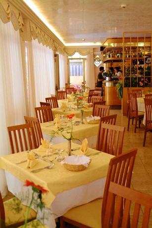 Due Palme Hotel Каорле Екстериор снимка